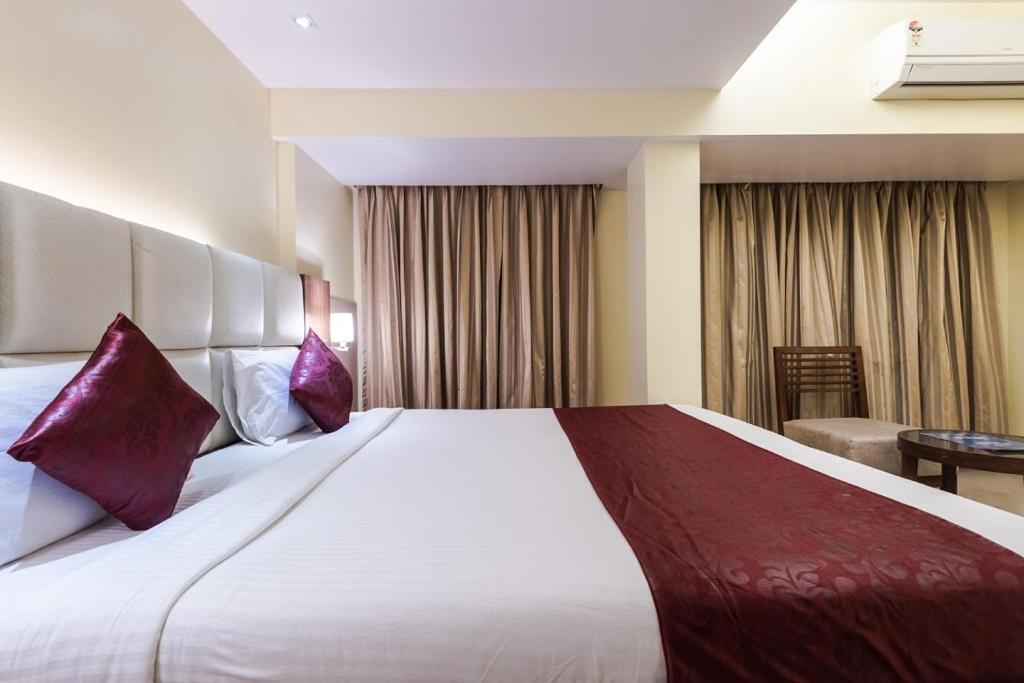 Hotel Aishwarya Residency Navi Mumbai Exterior photo